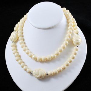 Vintage Avon 1988 Carved Accent Necklace Beaded Strand Jewelry w/ Box